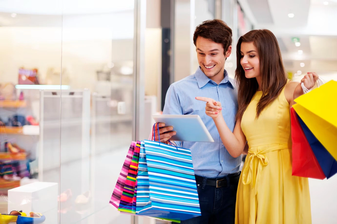 Smarte shoppingstrategier Å finne trendy plagg på budsjett
